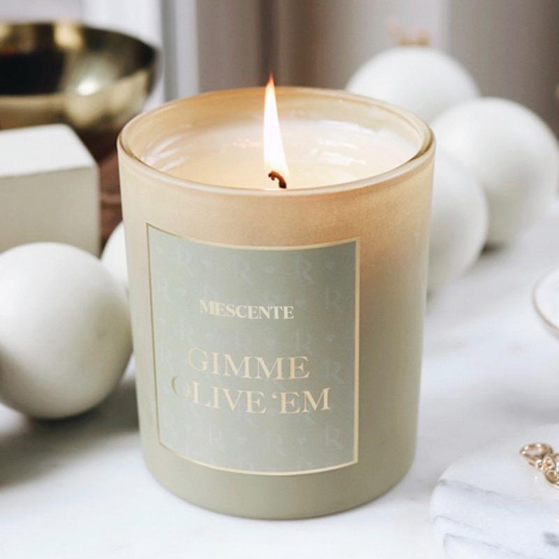 M&Boladh Lipéad Príobháideach Só Nua Mórdhíola Príobháideach Saincheaptha Prócaí Criostail na Nollag Coinneal Soighe Scented Kerzen le clúdach