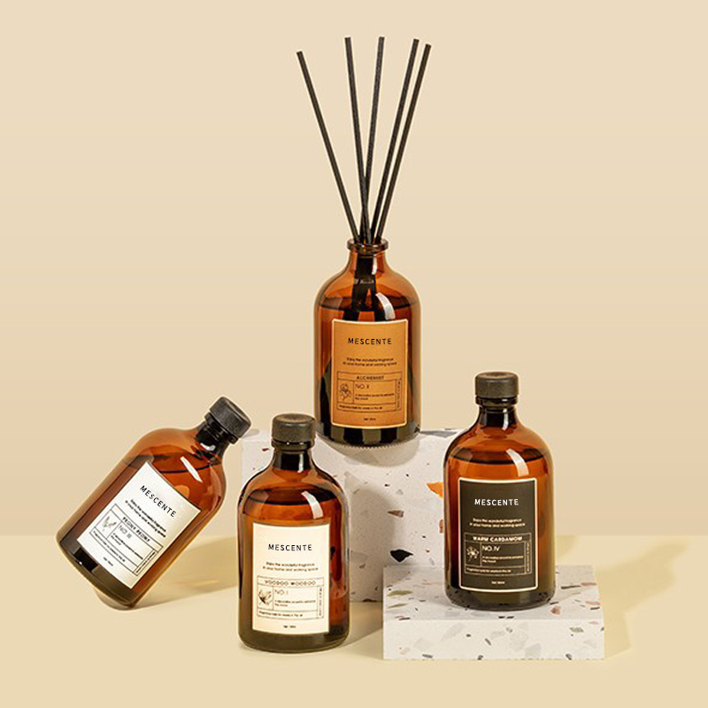Mór Dubh Agus Óir 100ml Gloine Só Iridescent Bataí Dathúla Snáithín Giolcach Diffuser Freshener Aer Tuaslagóir