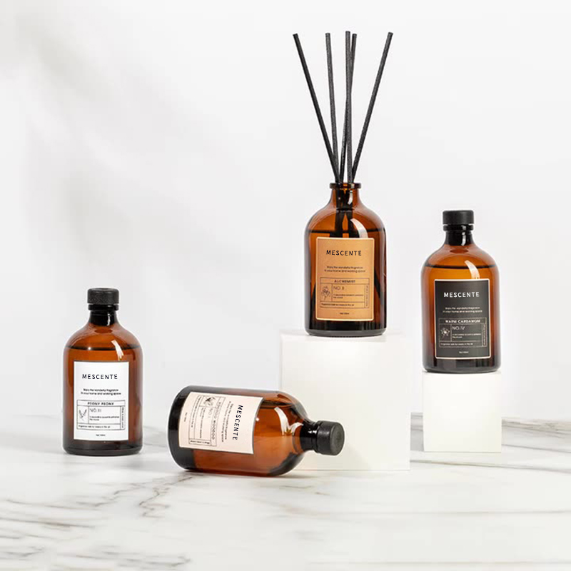 Mór Dubh Agus Óir 100ml Gloine Só Iridescent Bataí Dathúla Snáithín Giolcach Diffuser Freshener Aer Tuaslagóir