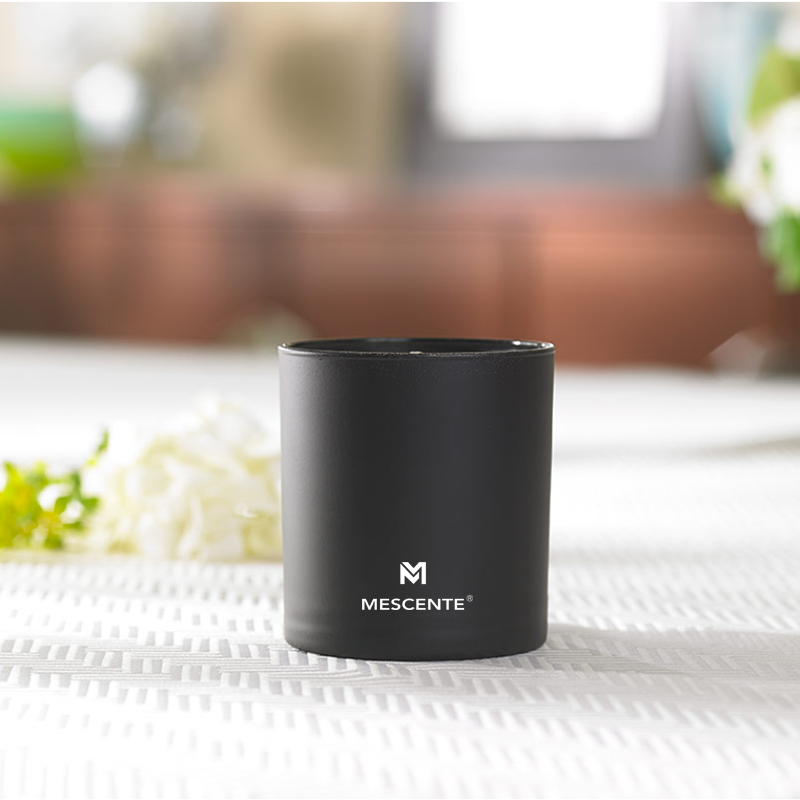 Boladh M&S Lipéad Príobháideacht Só Mórdhíola Chrome Coinnle Aromatherapy Fireann 22 Oz Le Criostail Laistigh