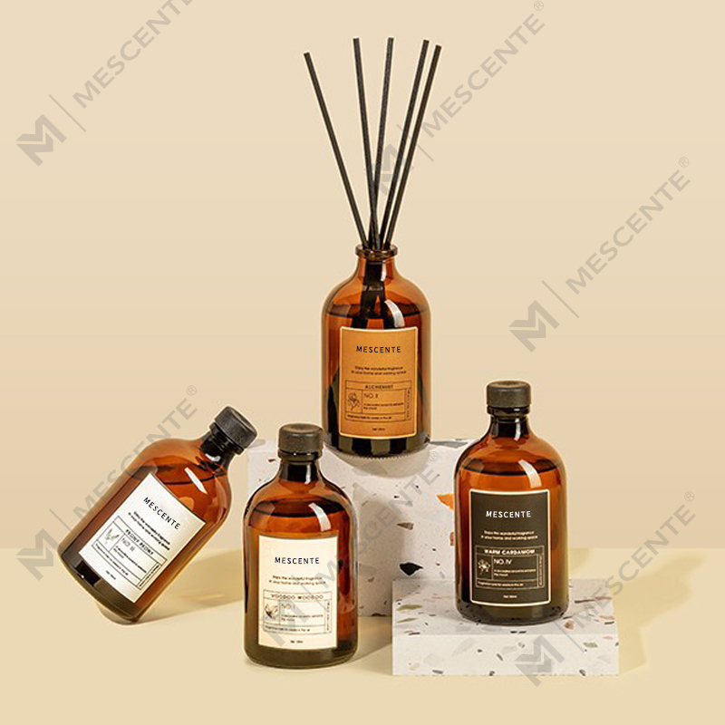 Mór Dubh Agus Óir 100ml Gloine Só Iridescent Bataí Dathúla Snáithín Giolcach Diffuser Freshener Aer Tuaslagóir