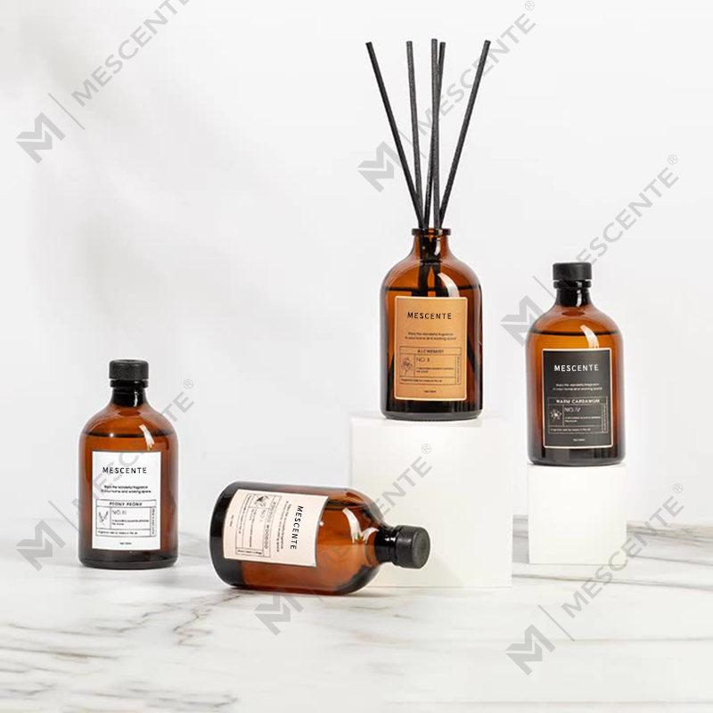 Mór Dubh Agus Óir 100ml Gloine Só Iridescent Bataí Dathúla Snáithín Giolcach Diffuser Freshener Aer Tuaslagóir