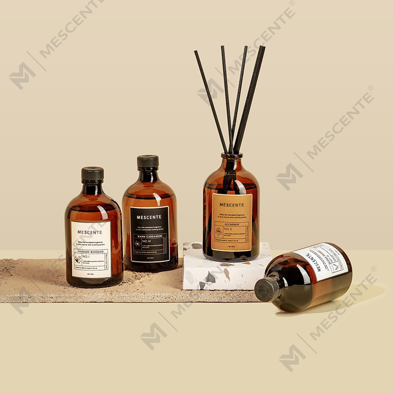 Mór Dubh Agus Óir 100ml Gloine Só Iridescent Bataí Dathúla Snáithín Giolcach Diffuser Freshener Aer Tuaslagóir