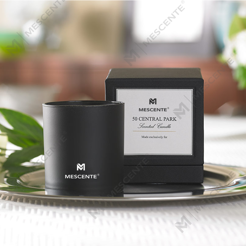 Boladh M&S Lipéad Príobháideach Só Mórdhíola Chrome Coinnle Aromatherapy Fireann 22 Oz Le Criostail Laistigh