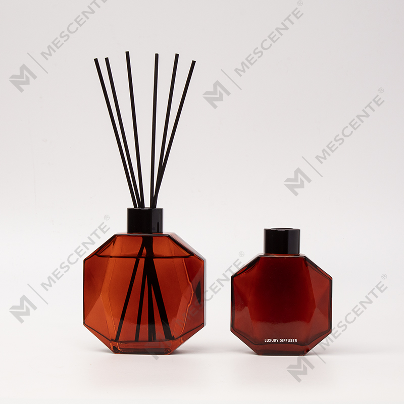 M&Boladh Só Mórdhíola Mionbhuidéal Saincheaptha Ola Idirleata Aromatherapy Giolcach le Bosca Bronntanais