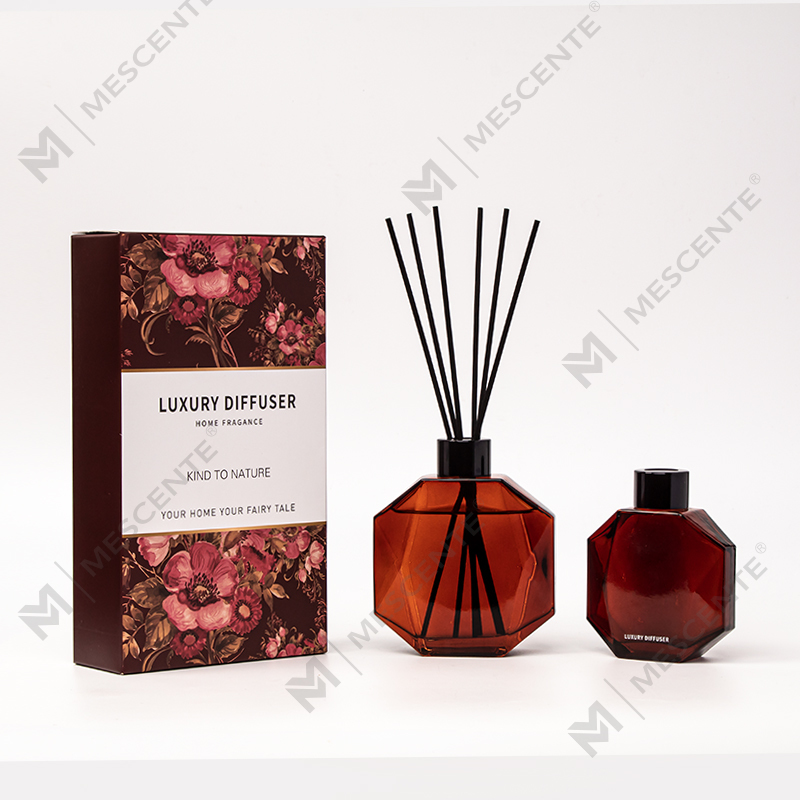 M&Boladh Só Mórdhíola Mionbhuidéal Saincheaptha Ola Idirleata Aromatherapy Giolcach le Bosca Bronntanais