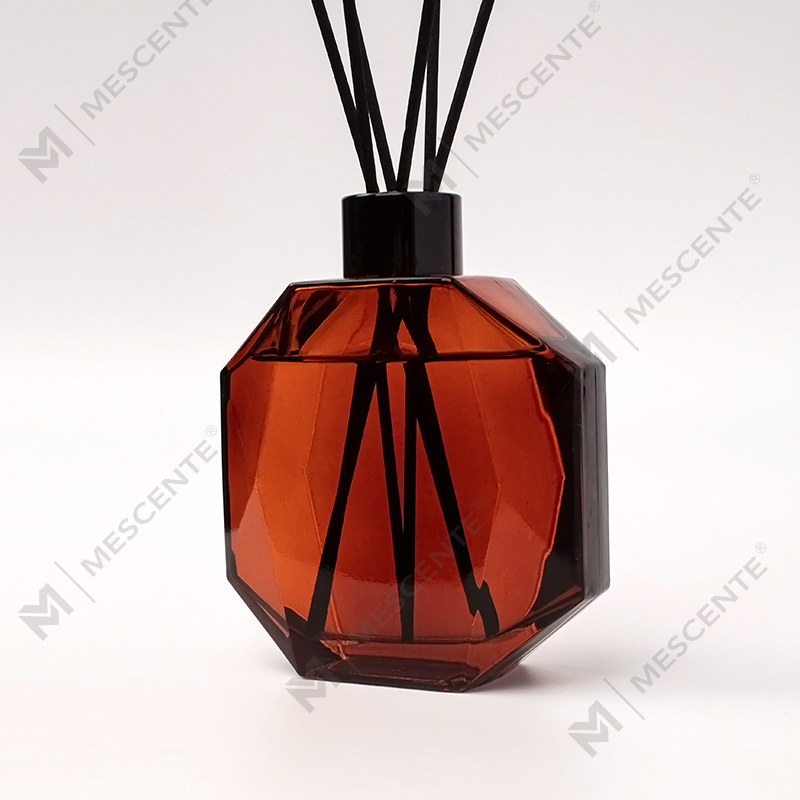 M&Boladh Só Mórdhíola Mionbhuidéal Saincheaptha Ola Idirleata Aromatherapy Giolcach le Bosca Bronntanais