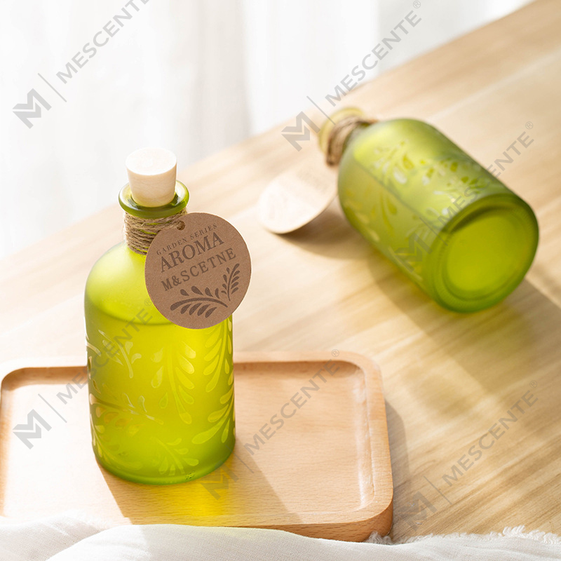 M&Boladh Só Lipéad Príobháideach an Chustaim Gloine Buidéal Buidéal Bláthanna Giolcach Leachtacha Le Bosca Bronntanais