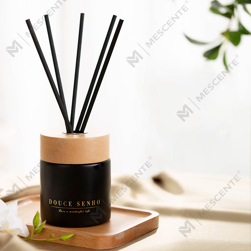 Cumhrán Buidéal Dubh M&Scent Ola Diffuserthóir Aroma Giolcach, Cumhrán Téalainne Tacar Bronntanais Giolcach Diffusers