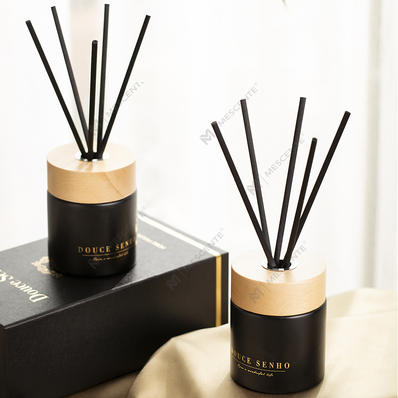Cumhrán Buidéal Dubh M&Scent Ola Diffuserthóir Aroma Giolcach, Cumhrán Téalainne Tacar Bronntanais Giolcach Diffusers