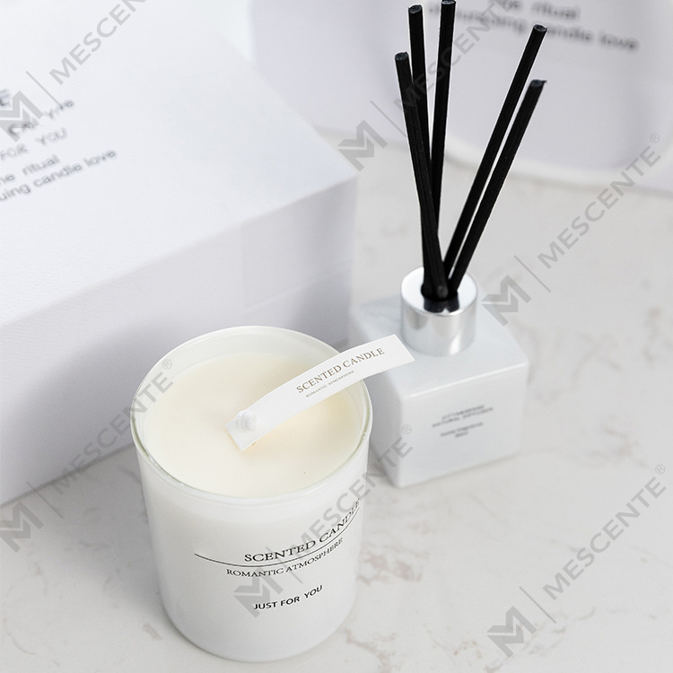 140g Baile cumhráin Coinnle Scentáilte Bronntanais Giolcach Diffuser Set A99199