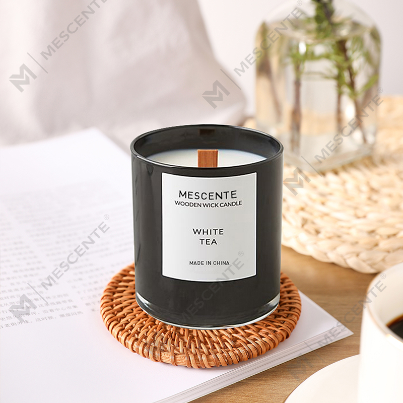 Lipéad príobháideach Mescente tae bán scented soy coinnle I Prócaí