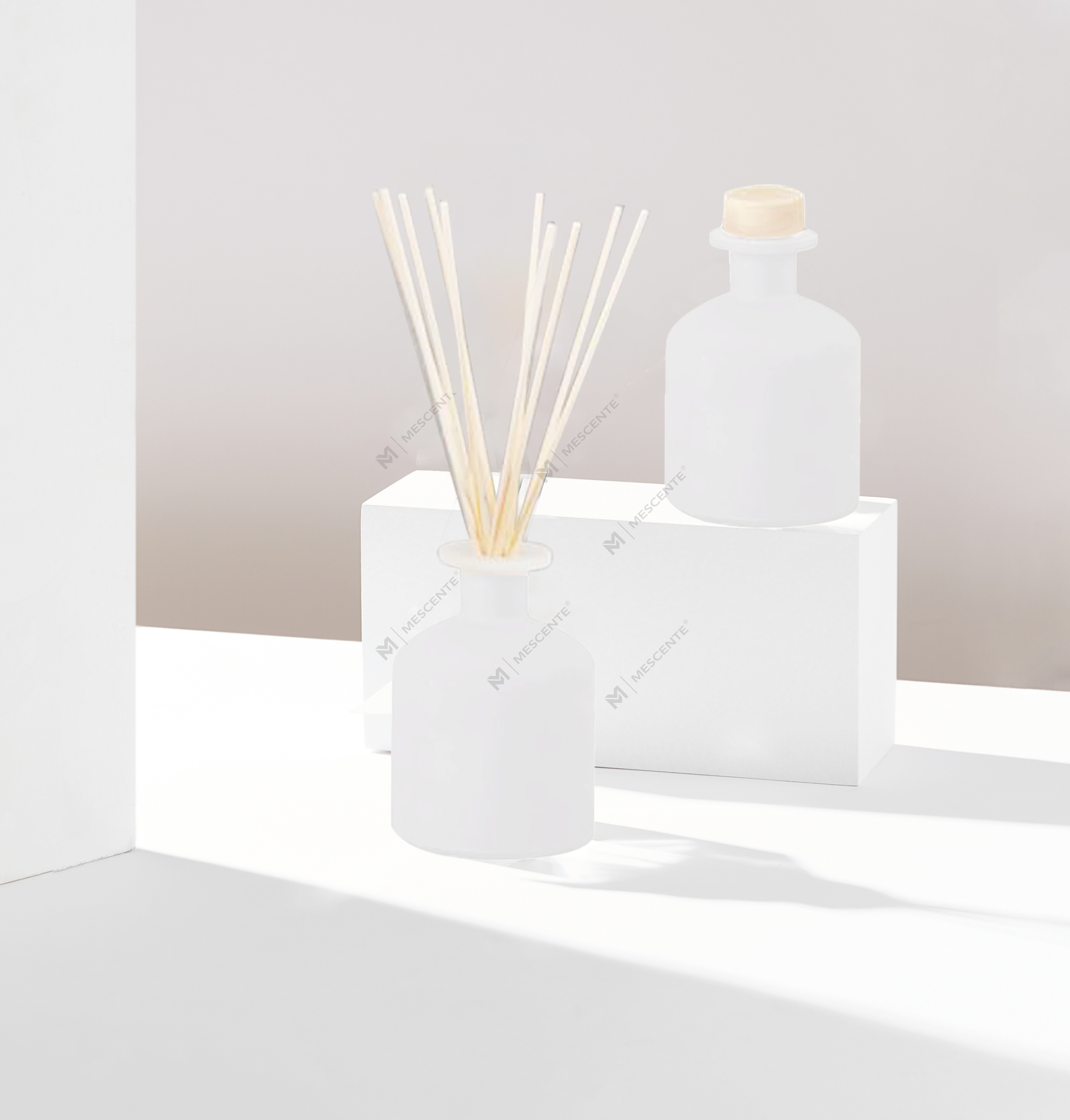 Só Mescente 180ml Buidéal Gloine Saincheaptha Diffuser Giolcach Ola Riachtanach Le haghaidh Óstáin
