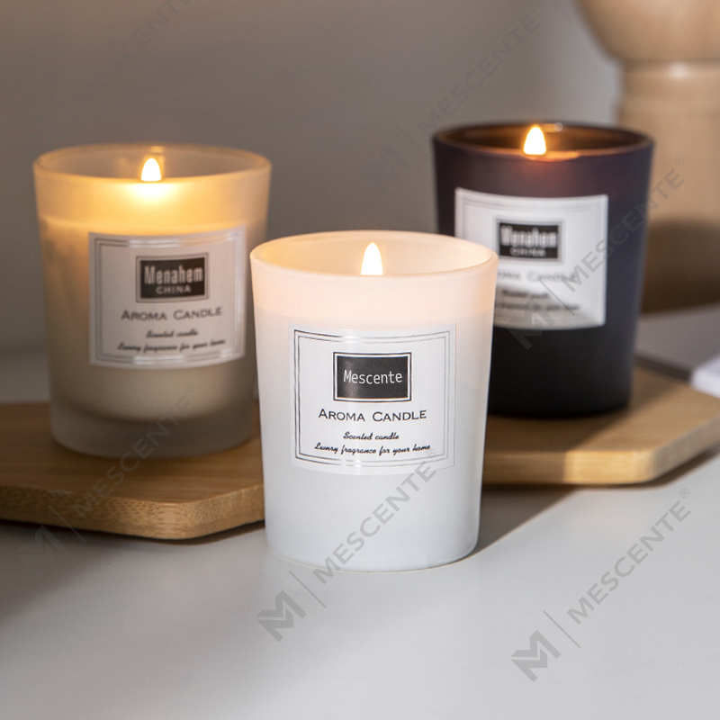 Coinnle céir soighe le boladh peony saincheaptha M&Scent, coinneal scentáilte digiteach