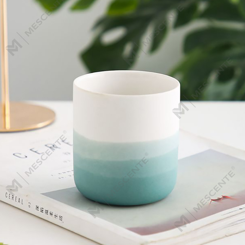 M&Boladh Ceirmeach Maisiúil Vása Gorm agus Bán Taper Sealbhóir Coinnle Tealight, Lóchrainn agus Prócaí Coinnle