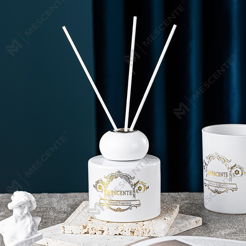 M&Scent só lipéad príobháideach coinneal diffuser giolcach aroma coinneal cumhra le pacáistiú bosca